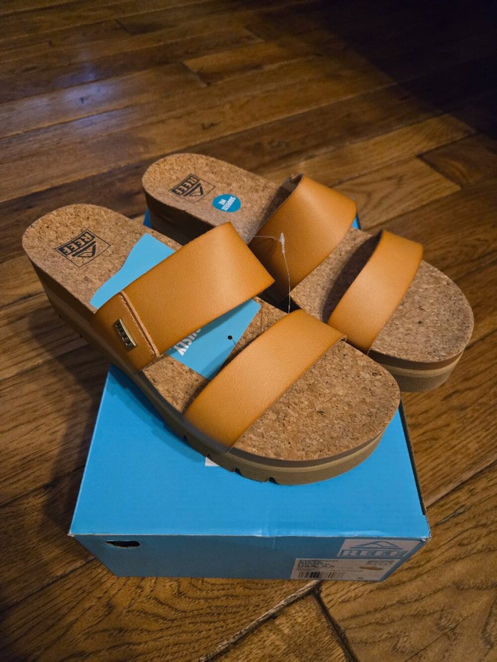 Reef Cushion Vista Higher 9.5 Natural NWT
